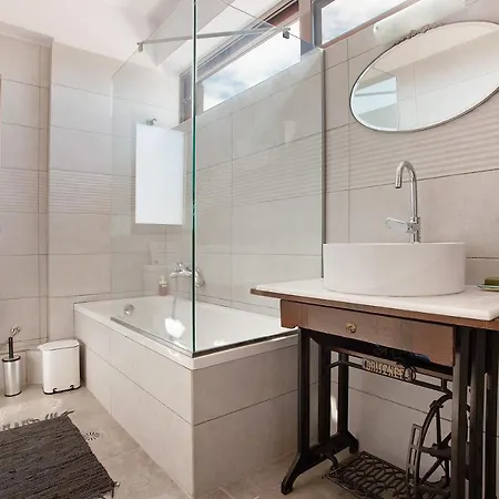 Wild Fig Retreat Thalassa And Loft Guest house